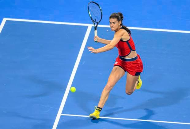 Qatar TotalEnergies Open - Day 1 Sorana Cirstea of Romania is in action during her first-round match against Sloane Stephens of the US at the WTA, Tennis Damen 1000-Qatar TotalEnergies Open tennis tournament at the Khalifa International Tennis Complex in Doha, Qatar, on February 11, 2024. DOHA Qatar  Copyright: xNoushadxThekkayilx originalFilename:varittyakkal-wta1000q240212_npnPl.jpg
