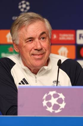 Pressekonferenz Real Madrid UEFA Champions League Leipzig, 12.02.2024, Red Bull Arena, Fußball, Männer, Saison 2023 2024, UEFA Champions League, Achtelfinale, Pressekonferenz Real Madrid , Im Bild v.l.: Trainer Carlo Ancelotti, Real Madrid ,