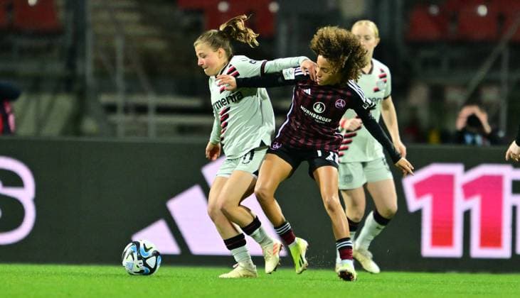 12.02.2024 - Fussball - Saison 2023 2024 - 1. Frauen - Fussball - Bundesliga - 13. Spieltag: 1. FC Nürnberg FCN ( Club ) - Bayern 04 Leverkusen - Sportfoto Zink - xwoxzix - Kristin Kögel Koegel (11, Bayer Leverkusen ) Amira Arfaoui (74, 1. FC Nürnberg FCN )