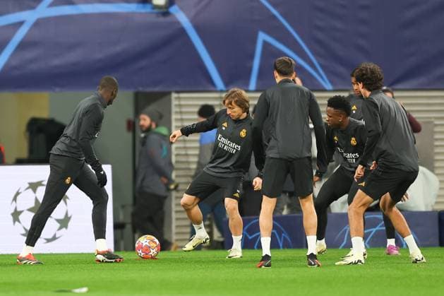 Abschlusstraining Real Madrid UEFA Champions League Leipzig, 12.02.2024, Red Bull Arena, Fußball, Männer, Saison 2023 2024, UEFA Champions League, Achtelfinale, Abschlusstraining Real Madrid , Im Bild: Aufwärmen Real Madrid ,