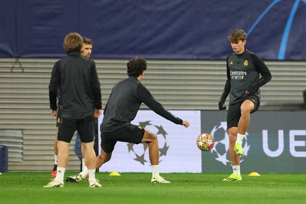 Abschlusstraining Real Madrid UEFA Champions League Leipzig, 12.02.2024, Red Bull Arena, Fußball, Männer, Saison 2023 2024, UEFA Champions League, Achtelfinale, Abschlusstraining Real Madrid , Im Bild: Aufwärmen Real Madrid ,