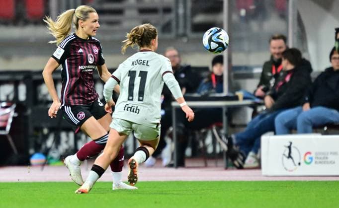 12.02.2024 - Fussball - Saison 2023 2024 - 1. Frauen - Fussball - Bundesliga - 13. Spieltag: 1. FC Nürnberg FCN ( Club ) - Bayern 04 Leverkusen - Sportfoto Zink - xwoxzix - Medina Desic (30, 1. FC Nürnberg FCN ) Kristin Kögel Koegel (11, Bayer Leverkusen )
