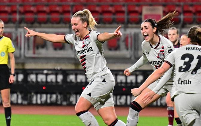 Sport Bilder des Tages 12.02.2024 - Fussball - Saison 2023 2024 - 1. Frauen - Fussball - Bundesliga - 13. Spieltag: 1. FC Nürnberg FCN ( Club ) - Bayern 04 Leverkusen - Sportfoto Zink - xwoxzix - Torjubel Jubel Freude nach Treffer Tor Torschuß zum 0:1 durch Melissa Friedrich (3, Bayer Leverkusen ) -