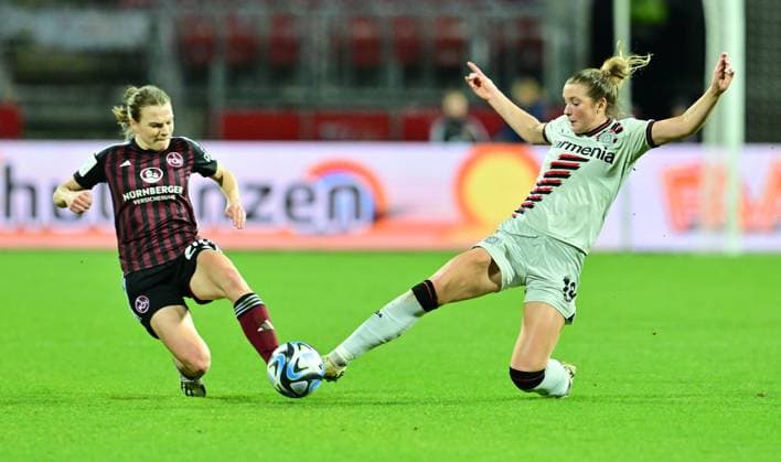 12.02.2024 - Fussball - Saison 2023 2024 - 1. Frauen - Fussball - Bundesliga - 13. Spieltag: 1. FC Nürnberg FCN ( Club ) - Bayern 04 Leverkusen - Sportfoto Zink - xwoxzix - Nastassja Lein (24, 1. FC Nürnberg FCN ) Karolina Lea Vilhjalmsdottir (18, Bayer Leverkusen )