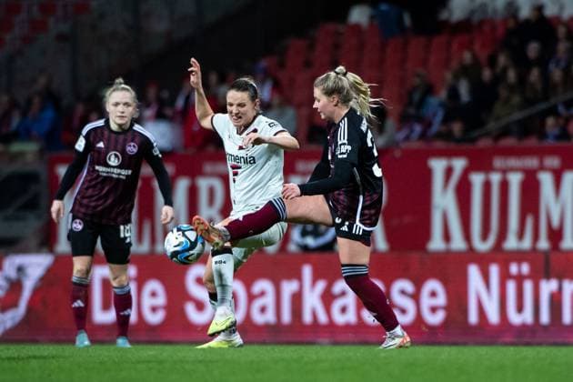Selma Magnusdottir (FC Nuernberg, 37) im Zweikampf mit Verena Wieder (Bayer 04 Leverkusen, 31), GER, FC Nuernberg vs Bayer 04 Leverkusen, Fussball Google Pixel Frauen Bundesliga, 13. Spieltag, Saison 2023 2024, 12.02.2024 DFB regulations prohibit any use of photographs as image sequences and or quasi-video GER, FC Nuernberg vs Bayer 04 Leverkusen, Fussball Google Pixel Frauen Bundesliga, 13. Spieltag, Saison 2023 2024, 12.02.2024 Nuernberg Copyright: xEibner-Pressefoto Memmlerx EP_MMR