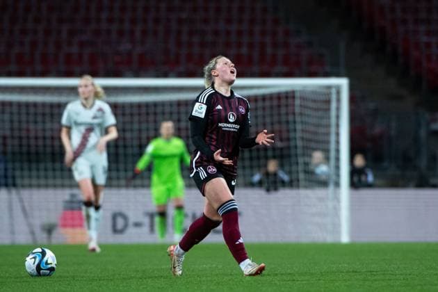 Selma Magnusdottir (FC Nuernberg, 37) aergert sich, GER, FC Nuernberg vs Bayer 04 Leverkusen, Fussball Google Pixel Frauen Bundesliga, 13. Spieltag, Saison 2023 2024, 12.02.2024 DFB regulations prohibit any use of photographs as image sequences and or quasi-video GER, FC Nuernberg vs Bayer 04 Leverkusen, Fussball Google Pixel Frauen Bundesliga, 13. Spieltag, Saison 2023 2024, 12.02.2024 Nuernberg Copyright: xEibner-Pressefoto Memmlerx EP_MMR
