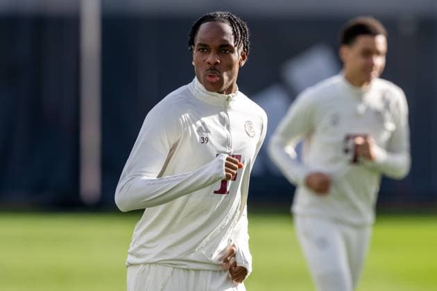 Mathys Tel 39 (FC Bayern Muenchen), Abschlusstraining vor dem Champions League-Spiel, Achtelfinale Hinspiel gegen Lazio Rom, Saison 2023 2024 an der Saebener Strasse. 13.02.2024 DFB regulations prohibit any use of photographs as image sequences and or quasi-video Muenchen Bayern Deutschland