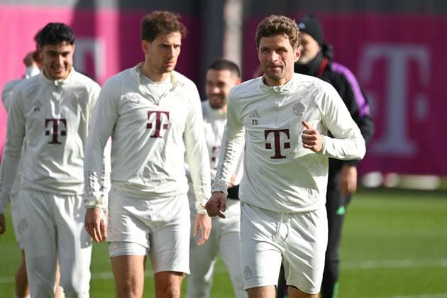 v.re:Thomas MUELLER (MÜLLER,Bayern Muenchen), Leon GORETZKA (Bayern Muenchen), hi.li:Aleksandar PAVLOVIC (Bayern Muenchen). Fussball Champions League Achtelfinale. Lazio Rom - FC Bayern Muenchen ABSCHLUSSTRAINING am 13.02.2024,