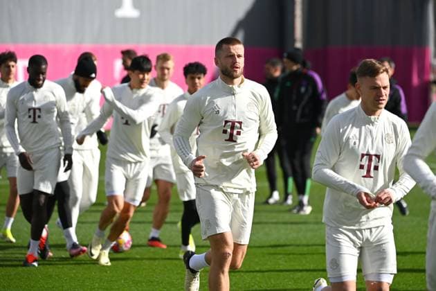 Eric DIER (Bayern Muenchen),re: Joshua KIMMICH (Bayern Muenchen). Fussball Champions League Achtelfinale. Lazio Rom - FC Bayern Muenchen ABSCHLUSSTRAINING am 13.02.2024,