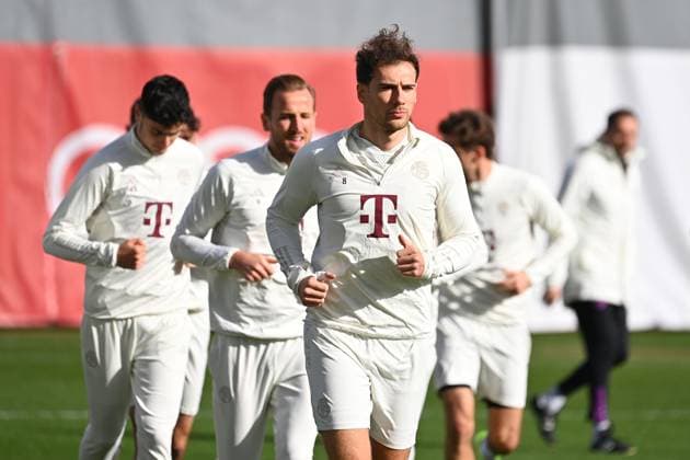 Leon GORETZKA (Bayern Muenchen), hi:Harry KANE (Bayern Muenchen), Aleksandar PAVLOVIC (Bayern Muenchen). Fussball Champions League Achtelfinale. Lazio Rom - FC Bayern Muenchen ABSCHLUSSTRAINING am 13.02.2024,