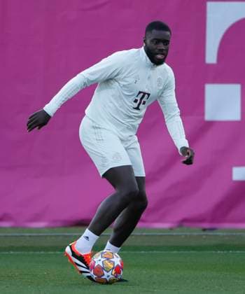 13.02.2024, FC Bayern Training, Saebenerstrasse Muenchen, Fussball im Bild: Dayot Upamecano (FC Bayern Muenchen) Nur für journalistische Zwecke! Only for editorial use! DFL regulations prohibit any use of photographs as image sequences and or quasi-video.