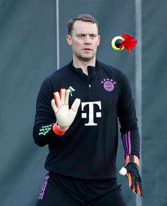 13.02.2024, FC Bayern Training, Saebenerstrasse Muenchen, Fussball im Bild: Manuel Neuer (FC Bayern Muenchen) Nur für journalistische Zwecke! Only for editorial use! DFL regulations prohibit any use of photographs as image sequences and or quasi-video.