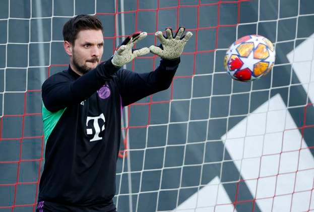 13.02.2024, FC Bayern Training, Saebenerstrasse Muenchen, Fussball im Bild: Sven Ulreich (FC Bayern Muenchen) Nur für journalistische Zwecke! Only for editorial use! DFL regulations prohibit any use of photographs as image sequences and or quasi-video.