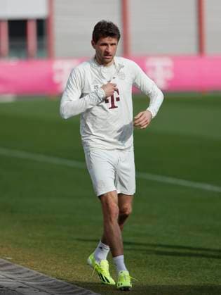 13.02.2024, FC Bayern Training, Saebenerstrasse Muenchen, Fussball im Bild: Thomas Mueller (FC Bayern Muenchen) Nur für journalistische Zwecke! Only for editorial use! DFL regulations prohibit any use of photographs as image sequences and or quasi-video.