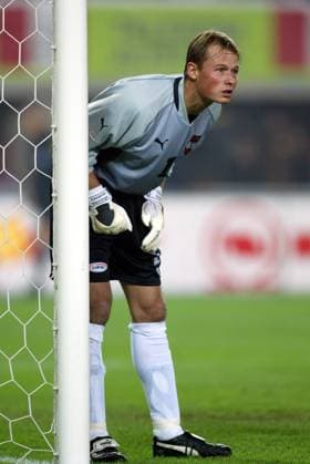 Onderwerp Subject: Austria qualifyer Reklame: Club Team Country: Austria Seizoen Season: 2002 2003 FOTO PHOTO: Austria s goalkeeper Alexander MANNINGER AUS Content not available for redistribution in The Netherlands directly or indirectly through any third parties. Copyright: xBSRxAgencyx 02221016F9BB0738