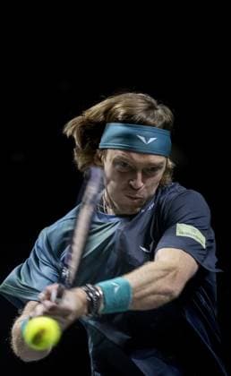 ROTTERDAM - Andrey Rublev of Russia in action against Zizou Bergs of Belgium during the second day of the ABN AMRO Open tennis tournament in Ahoy. ANP SANDER KONING ABN AMRO Open 2024 xVIxANPxSportx xxANPxIVx 491040084 originalFilename: 491040084.jpg