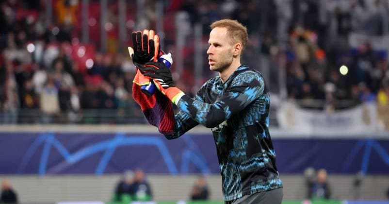 RB Leipzig - Real Madrid Champions League Leipzig, 13.02.2024, Red Bull Arena, Fussball, UEFA Champions League, Achtelfinale , RB Leipzig vs. Real Madrid , Im Bild: Torwart Peter Gulacsi (1, RB Leipzig). , Only editorial use. , UEFA regulations prohibit any use of photographs as image sequences and or quasi-video ,
