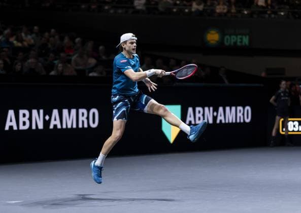 ROTTERDAM - Zizou Bergs of Belgium in action against Andrey Rublev of Russia during the second day of the ABN AMRO Open tennis tournament in Ahoy. ANP SANDER KONING ABN AMRO Open 2024 xVIxANPxSportx xxANPxIVx 491041260 originalFilename: 491041260.jpg