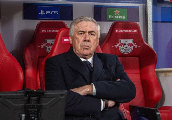 Fussball, Herren, Saison 2023 2024, UEFA Champions League (Achtelfinale, Hinspiel), RB Leipzig - Real Madrid, Trainer Carlo Ancelotti (Real Madrid), 13.02. 2024, Copyright: xSebastianxRäppold MatthiasxKochx