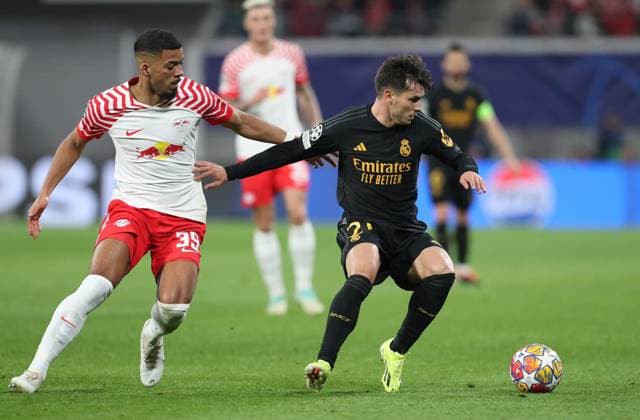 13.02.2024, xtgx, Fussball UEFA Champions League 1 8 Finale, RB Leipzig - Real Madrid emspor, v.l. Benjamin Henrichs (RB Leipzig), Brahim Diaz (Real Madrid) (DFL DFB REGULATIONS PROHIBIT ANY USE OF PHOTOGRAPHS as IMAGE SEQUENCES and or QUASI-VIDEO) Leipzig