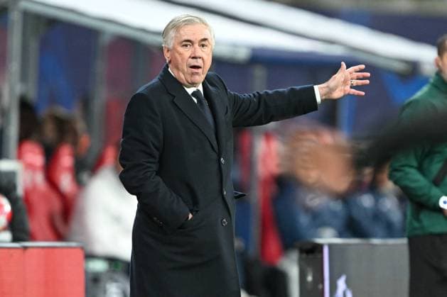 Champions League: RB Leipzig - Real Madrid am 13.02.2023 in der Red Bull Arena in Leipzig Trainer Carlo Ancelotti (Real Madird) unzufrieden, enttäuscht, enttaeuscht, niedergeschlagen.