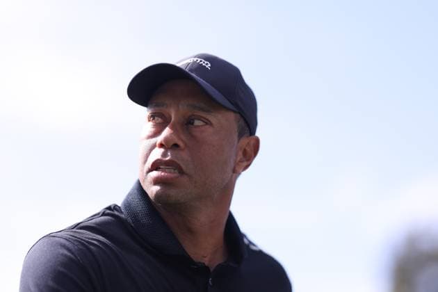 February 13, 2024, Pacific Palisades, California, USA: TIGER WOODS walks off the 17th green during a Tuesday practice round of the The Genesis Invitational in Pacific Palisades, California Pacific Palisades USA - ZUMAt158 20240213_zsp_t158_013 Copyright: xBrentonxTsex