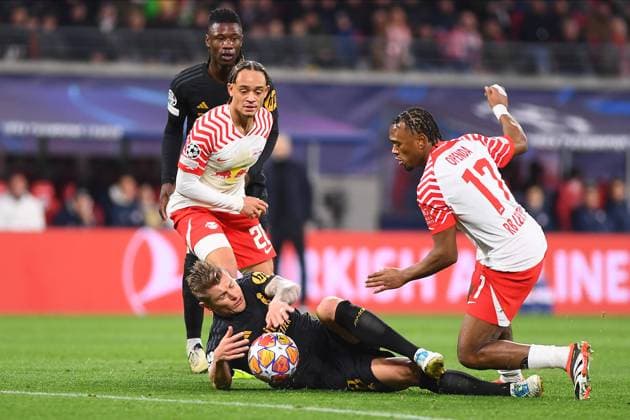 Sport Themen der Woche KW07 Sport Bilder des Tages Leipzig, GERMANY - 13.02.24: Xavi Simons, Toni Kroos,LoÃ¯s Openda, The match of match UEFA Champion League RB Leipzig vs Real Madrid at Red Bull Arena  Copyright: xVITALIIxKLIUIEVx