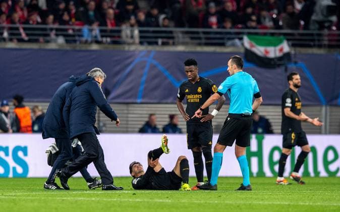 Fussball, Herren, Saison 2023 2024, UEFA Champions League (Achtelfinale, Hinspiel), RB Leipzig - Real Madrid, v. l. Brahim Diaz, Vinicius Junior (beide Real), 13.02. 2024, Copyright: xSebastianxRäppold MatthiasxKochx