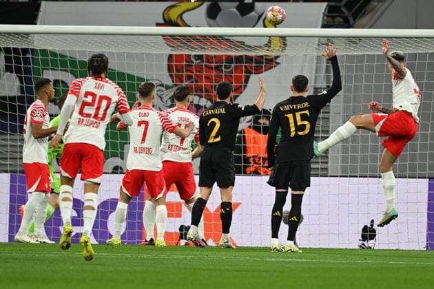 Leipzig, Red Bull Arena, 13.02.24, GER, Herren, UEFA Champions League, Saison 2023-2024, RB Leipzig - Real Madrid Bild: Benjamin SESKO (Leipzig) macht das Tor zum 1:0. VAR annulliert das Tor aufgrund Abseitsstellung bei Benjamin HENRICHS (Leipzig) Only for editorial use! UEFA regulations prohibit any use of photographs as image sequences and or quasi-video. Sachsen Deutschland