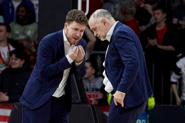 2024-02-13 20240213-22450716840, Deutsche Basketball Bundesliga (DBBL) Bundesliga 1, Saison 2023 2024, Hauptrunde, Gameday 21, Chemnitz NINIERS JUAN Ignacio (FC Bayern München Coach FCBBJI), LASO Pablo (FC Bayern Basketball FCBBHC) sportworld München BMW Park Bayern Deutschland