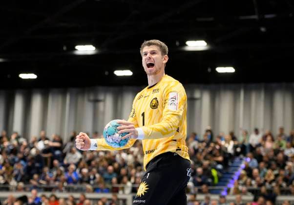 Jubel Torwart Christopher RUDECK (BHC) Handball 1. Bundesliga, 21.Spieltag, Bergischer HC (BHC) - THW Kiel (KI) 25:29, am 11.02.2024 in Duesseldorf Deutschland. Â