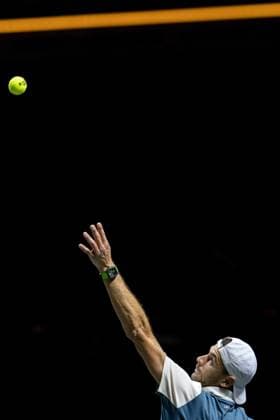 ROTTERDAM - Grigor Dimitrov (BUL) in action against Lorenzo Sonego (ITA) on the third day of the ABN AMRO Open tennis tournament in Ahoy. ANP SANDER KONING Third day 2024 xVIxANPxSportx xxANPxIVx 491099984 originalFilename: 491099984.jpg