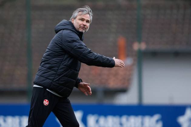 Matthias Lust (Co Trainer 1.FC Kaiserslautern), Training, 1. FC Kaiserslautern , Fussball, 2. Bundesliga, Saison 2023 2024, 14.02.2024 Friedhelm Funkel (Trainer 1.FC Kaiserslautern), Training, 1. FC Kaiserslautern , Fussball, 2. Bundesliga, Saison 2023 2024, 14.02.2024 Kaiserslautern