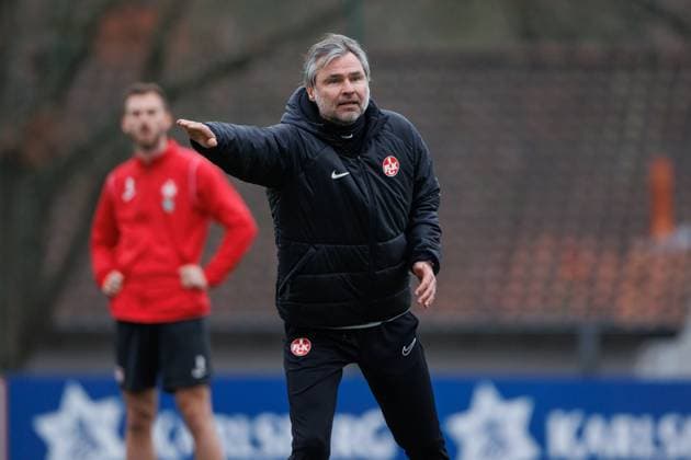 Matthias Lust (Co Trainer 1.FC Kaiserslautern), Training, 1. FC Kaiserslautern , Fussball, 2. Bundesliga, Saison 2023 2024, 14.02.2024 Friedhelm Funkel (Trainer 1.FC Kaiserslautern), Training, 1. FC Kaiserslautern , Fussball, 2. Bundesliga, Saison 2023 2024, 14.02.2024 Kaiserslautern
