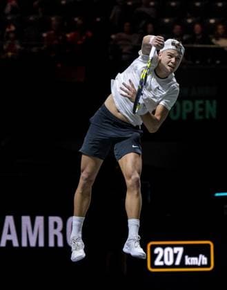 ROTTERDAM - Holger Rune (DEN) in action against Roman Safiullin (RUS) on the third day of the ABN AMRO Open tennis tournament in Ahoy. ANP SANDER KONING Third day 2024 xVIxANPxSportx xxANPxIVx 491108187 originalFilename: 491108187.jpg