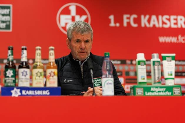 Friedhelm Funkel (Trainer 1.FC Kaiserslautern), Pressekonferenz, 1. FC Kaiserslautern , Fussball, 2. Bundesliga, Saison 2023 2024, 14.02.2024 Friedhelm Funkel (Trainer 1.FC Kaiserslautern), Pressekonferenz, 1. FC Kaiserslautern , Fussball, 2. Bundesliga, Saison 2023 2024, 14.02.2024 Kaiserslautern