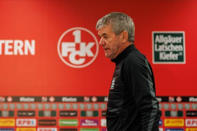 Friedhelm Funkel (Trainer 1.FC Kaiserslautern), Pressekonferenz, 1. FC Kaiserslautern , Fussball, 2. Bundesliga, Saison 2023 2024, 14.02.2024 Friedhelm Funkel (Trainer 1.FC Kaiserslautern), Pressekonferenz, 1. FC Kaiserslautern , Fussball, 2. Bundesliga, Saison 2023 2024, 14.02.2024 Kaiserslautern