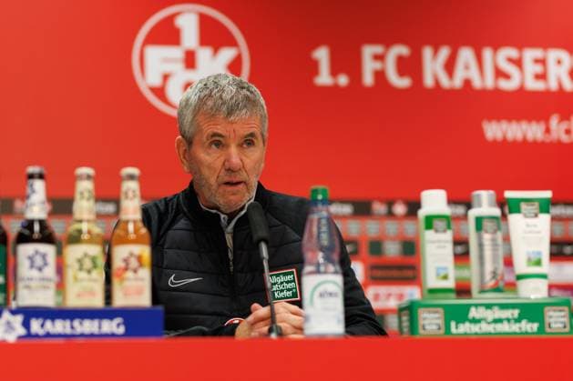 Friedhelm Funkel (Trainer 1.FC Kaiserslautern), Pressekonferenz, 1. FC Kaiserslautern , Fussball, 2. Bundesliga, Saison 2023 2024, 14.02.2024 Friedhelm Funkel (Trainer 1.FC Kaiserslautern), Pressekonferenz, 1. FC Kaiserslautern , Fussball, 2. Bundesliga, Saison 2023 2024, 14.02.2024 Kaiserslautern