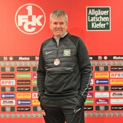 14.02.2024, xmohx, Fussball 2.Bundesliga, 1.FC Kaiserslautern Training emspor, v.l. Trainer Friedhelm Funkel bei der ersten offiziellen Pressekonferenz (DFL DFB REGULATIONS PROHIBIT ANY USE OF PHOTOGRAPHS as IMAGE SEQUENCES and or QUASI-VIDEO) Kaiserslautern