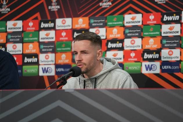 Pressekonferenz SC Freiburg in Lens, Frankreich - PK mit Trainer Christian Streich und Freiburgs Christian Günter vor dem Spiel in der Europa League 2023 2024, K.-o.-Runden Play-offs gegen den RC Lens im Bollaert-Delelis (Lens) Guenter, Fussball, Herren Copyright: xJoeranxSteinsiekx