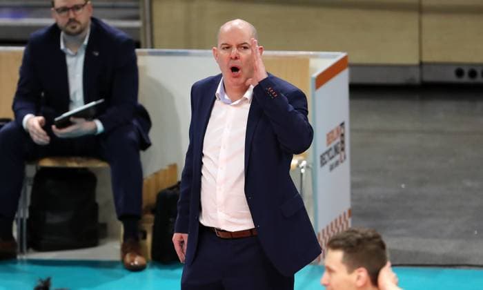 Trainer Joel Banks rufend Aktion Oberkörper Volleyball Bundesliga Herren Saison 2023 2024 14.02.2024 BR Volleys Berlin BRV vs FW 1844 Freiburg