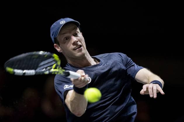 ROTTERDAM - Botic van de Zandschulp in action against Jannik Sinner (ITA) on the third day of the ABN AMRO Open tennis tournament in Ahoy. ANP SANDER KONING Third day 2024 xVIxANPxSportx xxANPxIVx 491123348 originalFilename: 491123348.jpg