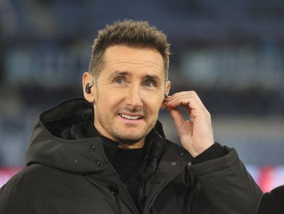 Ex-Bayern-Spieler am Mikrofon beim italienischen Fernsehen, Miroslav Klose, SS Lazio Rom vs. Bayern Muenchen, Champions-League, Achtelfinale, Hinspiel, Saison 2023-24, 14.02.2024, SS Lazio Rom vs. Bayern Muenchen, Champions-League, Achtelfinale, Hinspiel, Saison 2023-24, 14.02.2024, Rom Copyright: xEibner-Pressefoto JoergxNiebergax EP_EER