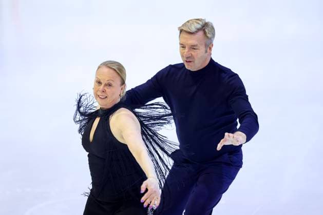 Sport Bilder des Tages British ice dancers Torvill and Dean perform Bolero in Sarajevo British ice dancers Jayne Torvill and Christopher Dean perform the routine which gave them the first, and so far only, perfect score in Olympic skating history, Bolero, during an ice skating show to mark the 40th anniversary of the Sarajevo 1984 Winter Olympics in Sarajevo, Bosnia and Herzegovina, on February 14, 2024. ArminxDurgut PIXSELL