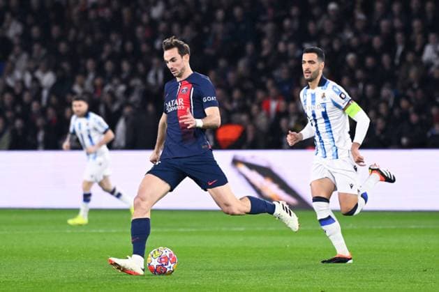 Fabian Ruiz ( 8 - PSG ) and Mikel Merino ( 8 - Real Sociedad ) during the UEFA Champions League match between PSG and Real Sociedad at Parc Des Princes on February 14, 2024 in Paris, France. ( Photo by federico pestellini panoramic ) - FOOTBALL : Paris Saint Germain vs Real Sociedad - Ligue des Champions - 14 02 2024 FedericoPestellini Panoramic 