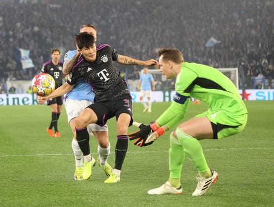 Ciro Immobile (Lazio Rom 17), Minjae Kim und Manuel neuer (Bayern Muenchen 3 und 1), SS Lazio Rom vs. Bayern Muenchen, Champions-League, Achtelfinale, Hinspiel, Saison 2023-24, 14.02.2024, SS Lazio Rom vs. Bayern Muenchen, Champions-League, Achtelfinale, Hinspiel, Saison 2023-24, 14.02.2024, Rom Copyright: xEibner-Pressefoto JoergxNiebergax EP_EER