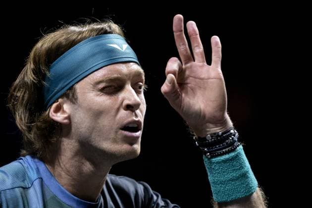 ROTTERDAM - Andrey Rublev (RUS) in action against Felix Auger-Aliassime (CAN) on the third day of the ABN AMRO Open tennis tournament in Ahoy. ANP SANDER KONING Third day 2024 xVIxANPxSportx xxANPxIVx 491128169 originalFilename: 491128169.jpg