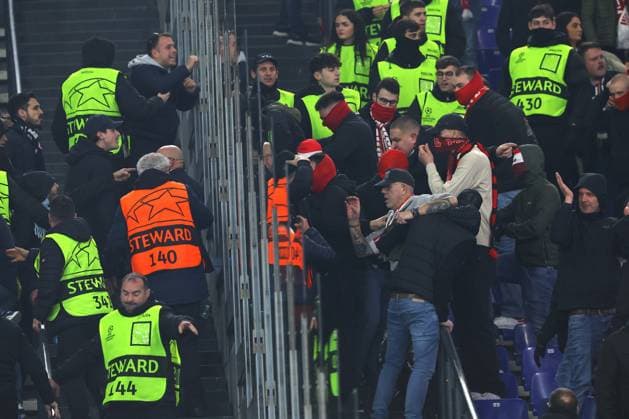 Rome, Italy 14.2.2024: incidents between fans before the Uefa Champions League 2023-2024, round of 16 football match SS Lazio vs FC Bayern Mucnhen at Olympic Stadium in Rome.  Copyright: xMarcoxIacobucci IPAxSportx xipa-x xx IPA_43441357 IPA_Agency_IPA43441357