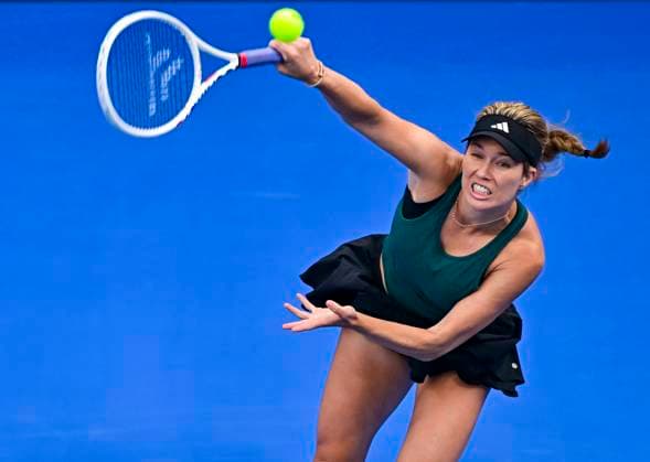 Qatar TotalEnergies Open - Day 5 Danielle Collins is in action during her quarter-final match against Anastasia Pavlyuchenkova at the WTA, Tennis Damen 1000-Qatar TotalEnergies Open tennis tournament at the Khalifa International Tennis Complex in Doha, Qatar, on February 15, 2024. DOHA Qatar  Copyright: xNoushadxThekkayilx originalFilename:varittyakkal-qatartot240215_npmhN.jpg