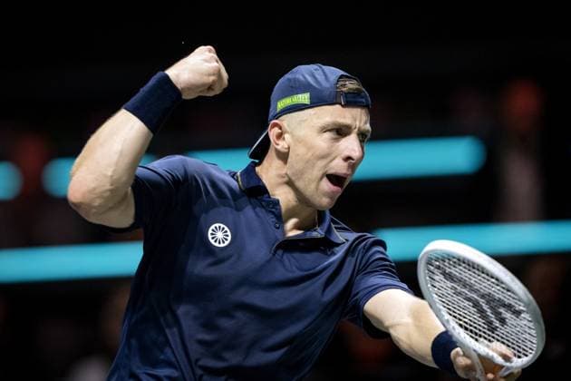 ROTTERDAM - Tallon Greekpoor in action against Hubert Hurkacz (POL) on the fourth day of the ABN AMRO Open tennis tournament in Ahoy. ANP SANDER KONING ABN AMRO Open 2024 xVIxANPxSportx xxANPxIVx 491184054 originalFilename: 491184054.jpg